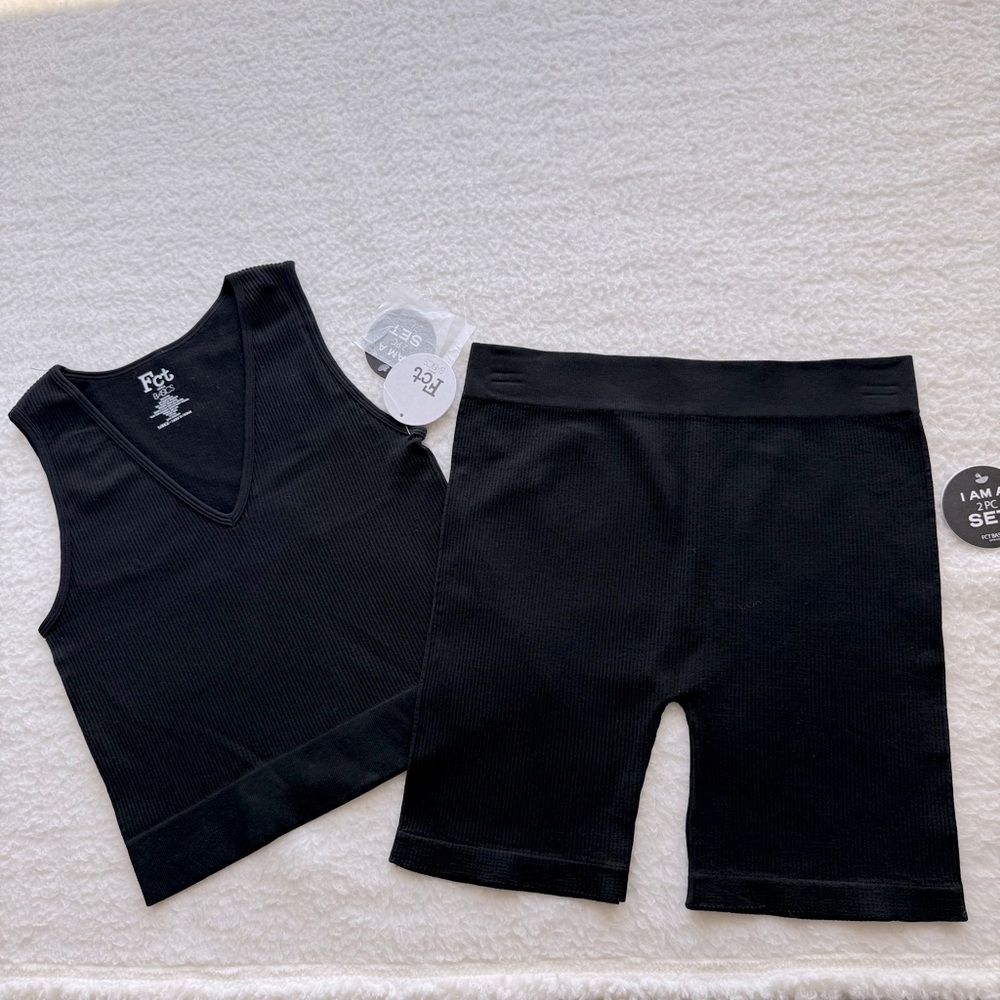 FCT Basics Women's Black Ribbed Active 2 PC Set, Large